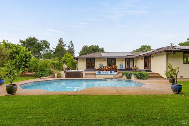 900 W Agua Caliente Rd, Sonoma, CA 95476