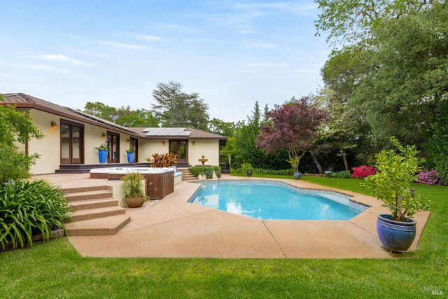 900 W Agua Caliente Rd, Sonoma, CA 95476