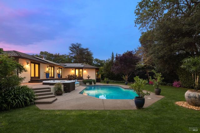 900 W Agua Caliente Rd, Sonoma, CA 95476