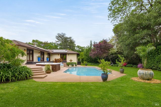 900 W Agua Caliente Rd, Sonoma, CA 95476