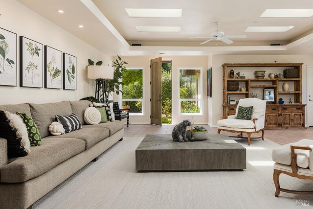 900 W Agua Caliente Rd, Sonoma, CA 95476