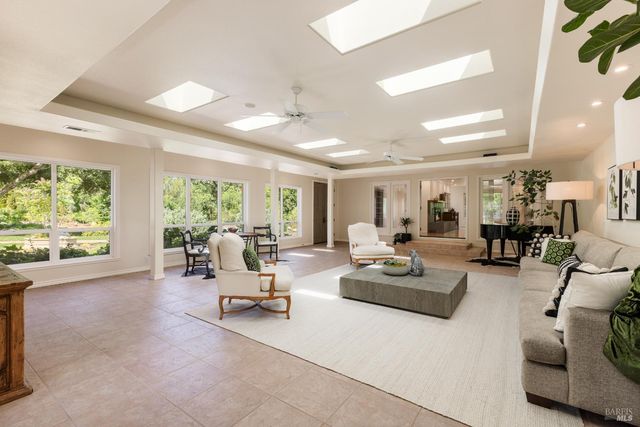 900 W Agua Caliente Rd, Sonoma, CA 95476