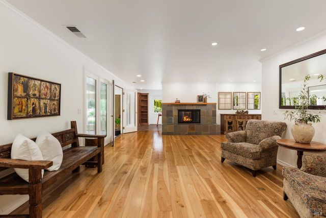 900 W Agua Caliente Rd, Sonoma, CA 95476