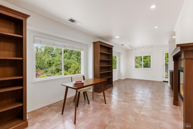 900 W Agua Caliente Rd, Sonoma, CA 95476