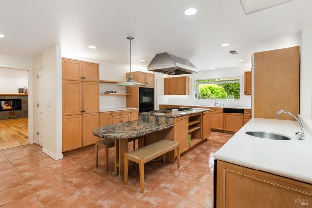 900 W Agua Caliente Rd, Sonoma, CA 95476