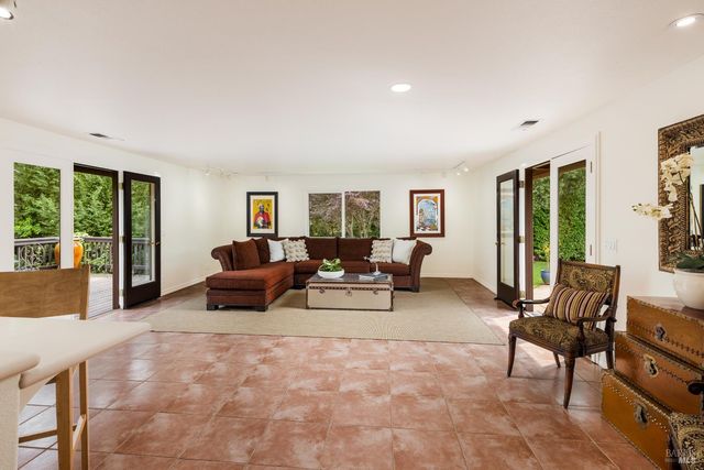 900 W Agua Caliente Rd, Sonoma, CA 95476