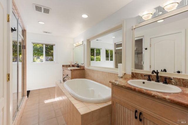 900 W Agua Caliente Rd, Sonoma, CA 95476