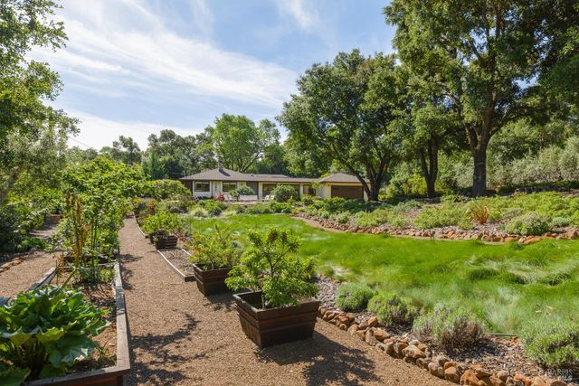 900 W Agua Caliente Rd, Sonoma, CA 95476