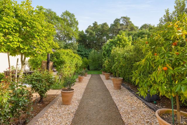 900 W Agua Caliente Rd, Sonoma, CA 95476