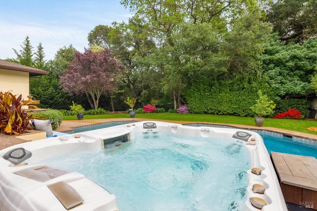 900 W Agua Caliente Rd, Sonoma, CA 95476