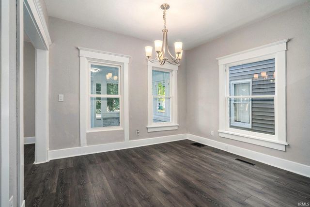 131 E 6Th Street, Mishawaka, IN 46544