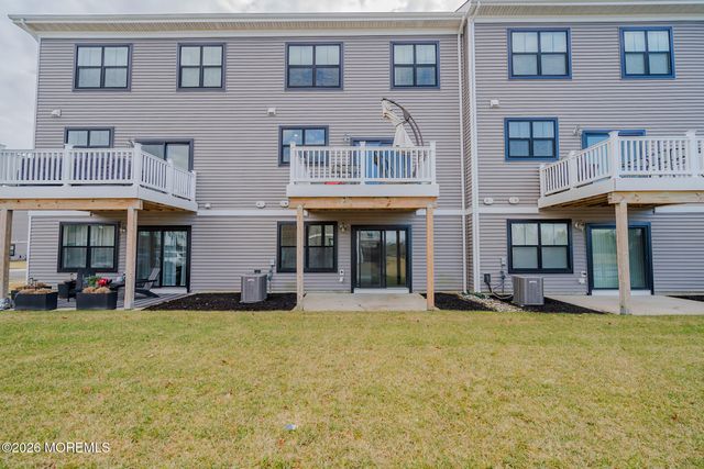 53 Mariveles Way, Tinton Falls, NJ 07724