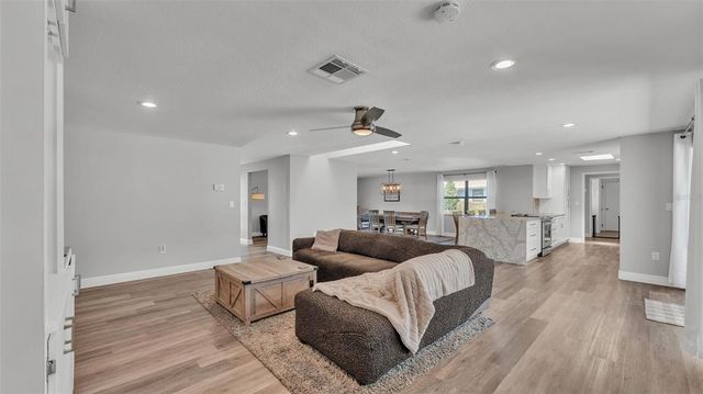 1433 ELLISON LANE, Lakeland, FL 33801