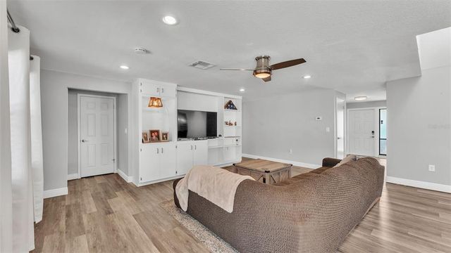 1433 ELLISON LANE, Lakeland, FL 33801