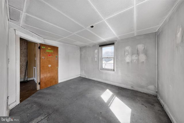 908 E 16TH ST, Chester, PA 19013