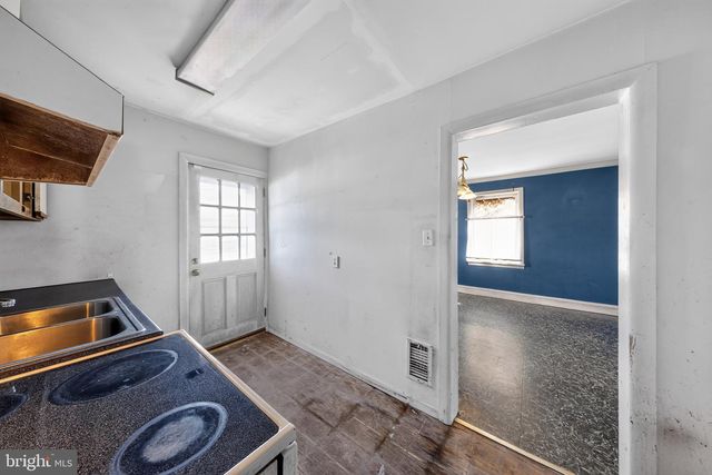 908 E 16TH ST, Chester, PA 19013