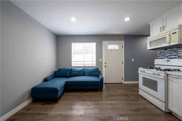 8017 Noble, Panorama City, CA 91402