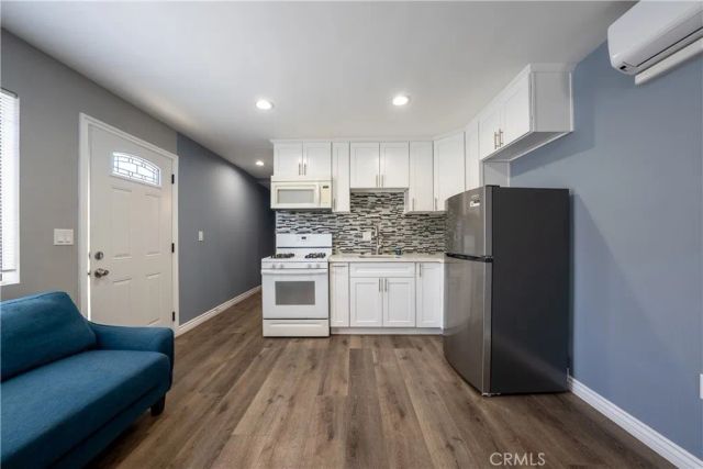 8017 Noble, Panorama City, CA 91402