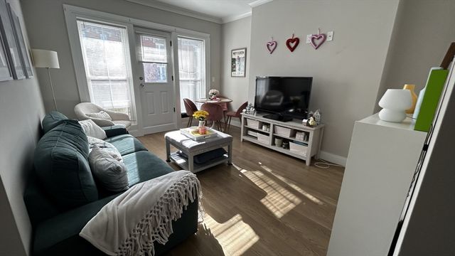 4 7 Englewood Ave, Boston, MA 02135