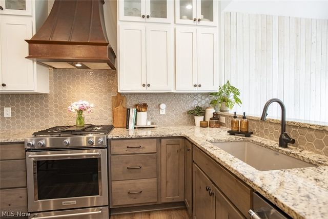 4055 Deer Lake Drive, Medina, OH 44256