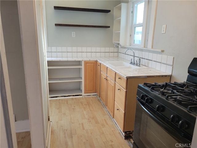 2828 E 10th, Long Beach, CA 90804