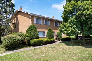 582 Treeside Drive, Akron, OH 44313