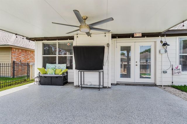 6913 Gentle Breeze Drive, Willis, TX 77318