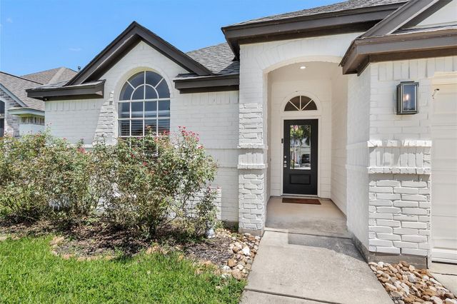 6913 Gentle Breeze Drive, Willis, TX 77318