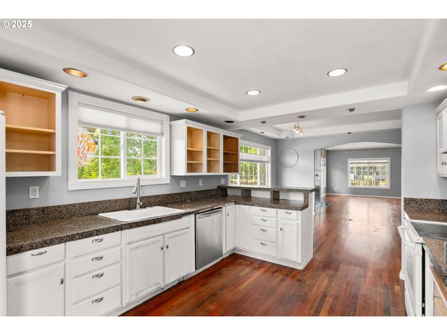 2906 Ne 57TH Ave, Portland, OR 97213