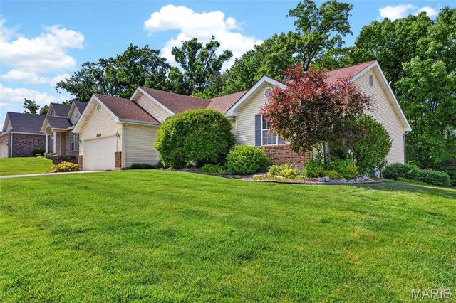1009 Marions Cove Drive, Lake St Louis, MO 63367