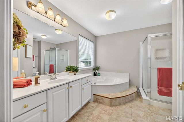 1009 Marions Cove Drive, Lake St Louis, MO 63367