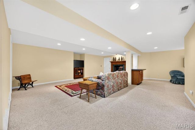 1009 Marions Cove Drive, Lake St Louis, MO 63367