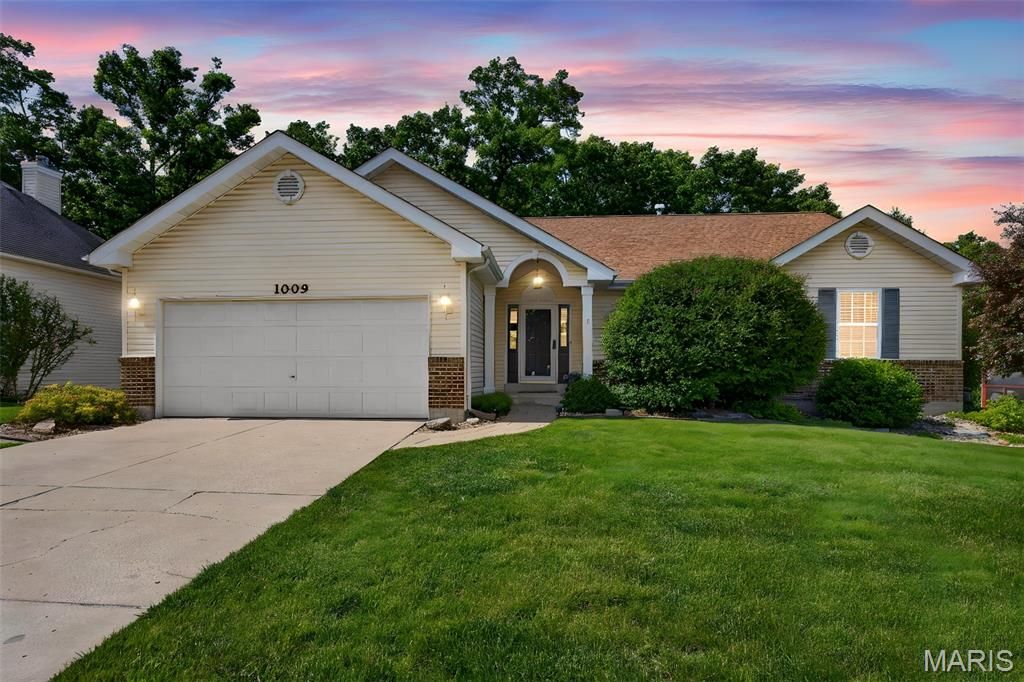 1009 Marions Cove Drive, Lake St Louis, MO 63367
