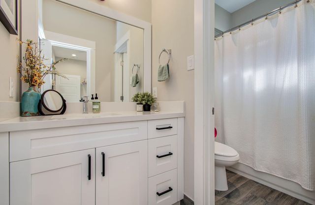 1221 W Tidwell Road, Houston, TX 77091