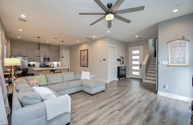 1221 W Tidwell Road, Houston, TX 77091