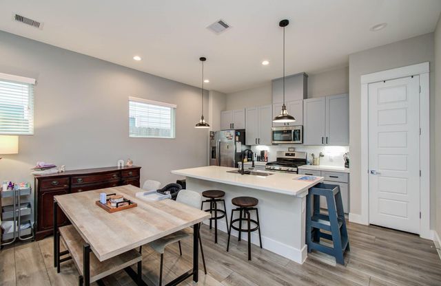 1221 W Tidwell Road, Houston, TX 77091