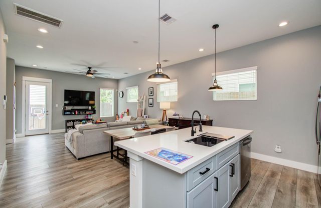 1221 W Tidwell Road, Houston, TX 77091