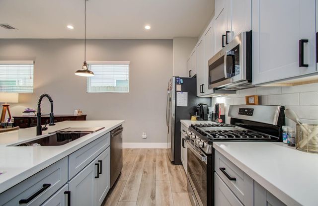 1221 W Tidwell Road, Houston, TX 77091