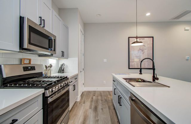 1221 W Tidwell Road, Houston, TX 77091