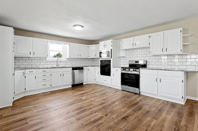 234 W Central St, Greenwich, KS 67055