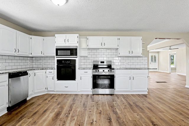 234 W Central St, Greenwich, KS 67055