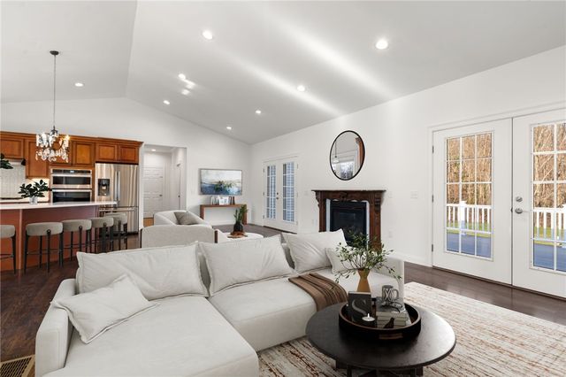 20 Peggy Drive, Cumberland, RI 02864