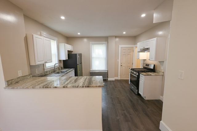 32 Robinson Street 1A, Boston, MA 02122