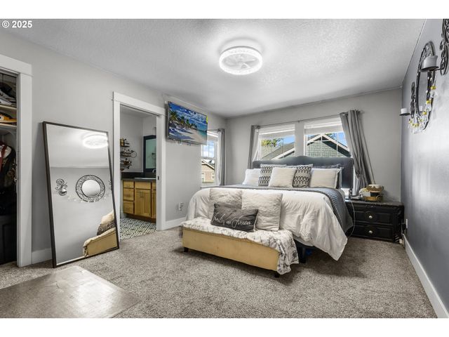 1172 Se CHINOOKAN Dr, Cascade Locks, OR 97014