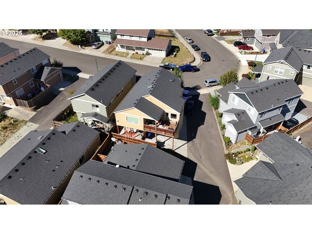 1172 Se CHINOOKAN Dr, Cascade Locks, OR 97014