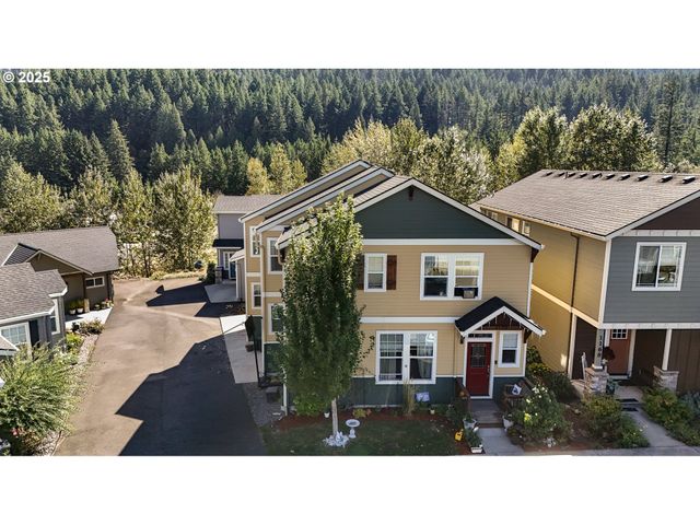 1172 Se CHINOOKAN Dr, Cascade Locks, OR 97014
