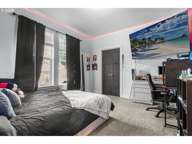 1172 Se CHINOOKAN Dr, Cascade Locks, OR 97014