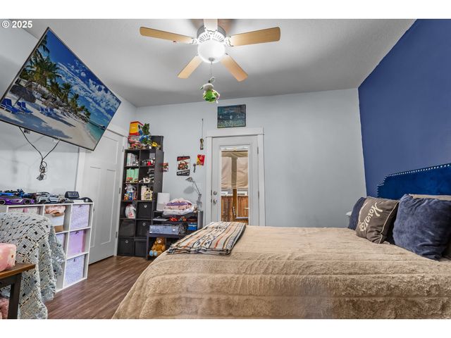 1172 Se CHINOOKAN Dr, Cascade Locks, OR 97014