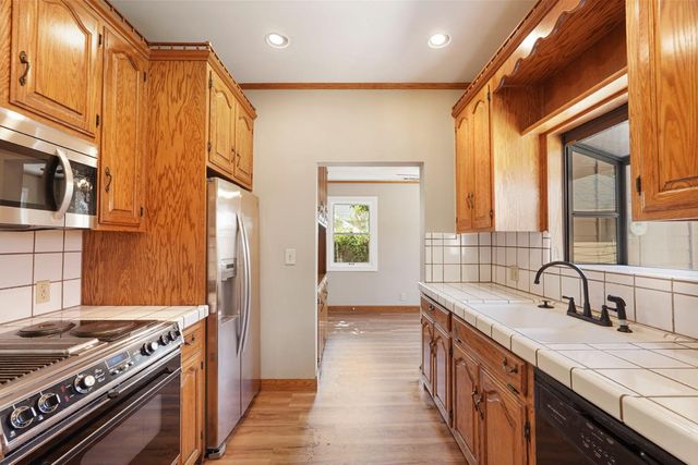 411 Bedford Rd., Stockton, CA 95204