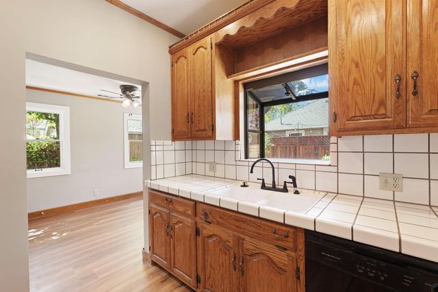 411 Bedford Rd., Stockton, CA 95204